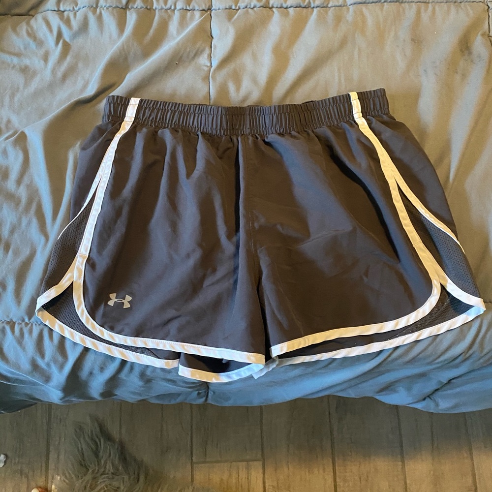 Grey underarmour shorts